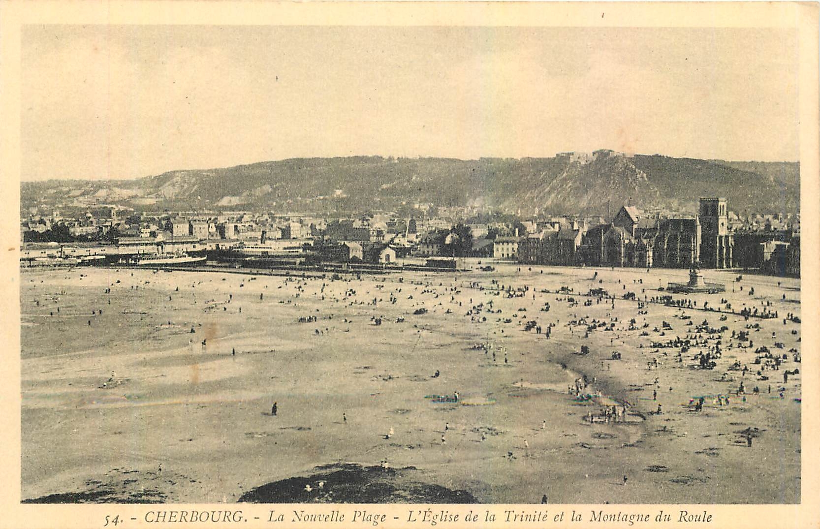 CPA Cherbourg La Nouvelle Plage L'Eglise de la Trinite et la Montagne du Route 