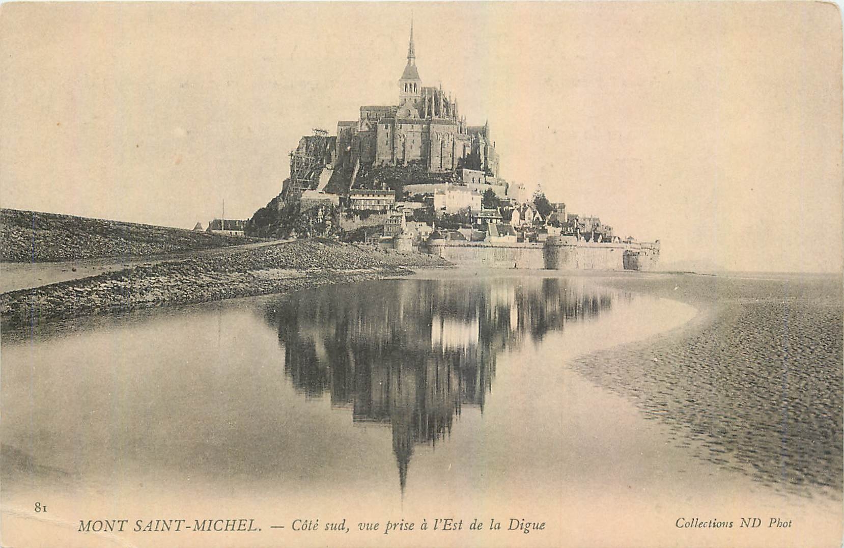 CPA Mont Saint Michel Cote sur vue prise a l'Est de la Digue 