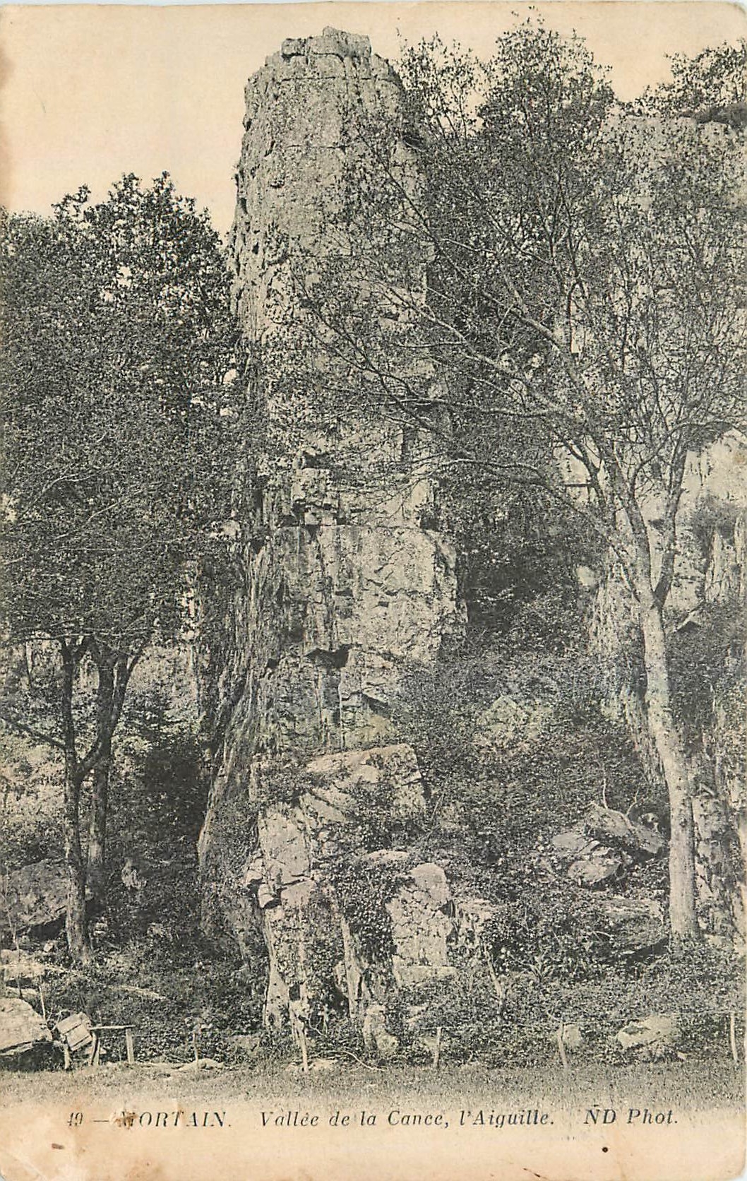 Fortain — Vallée de la Canee, l'Aiguille — ND Phot.