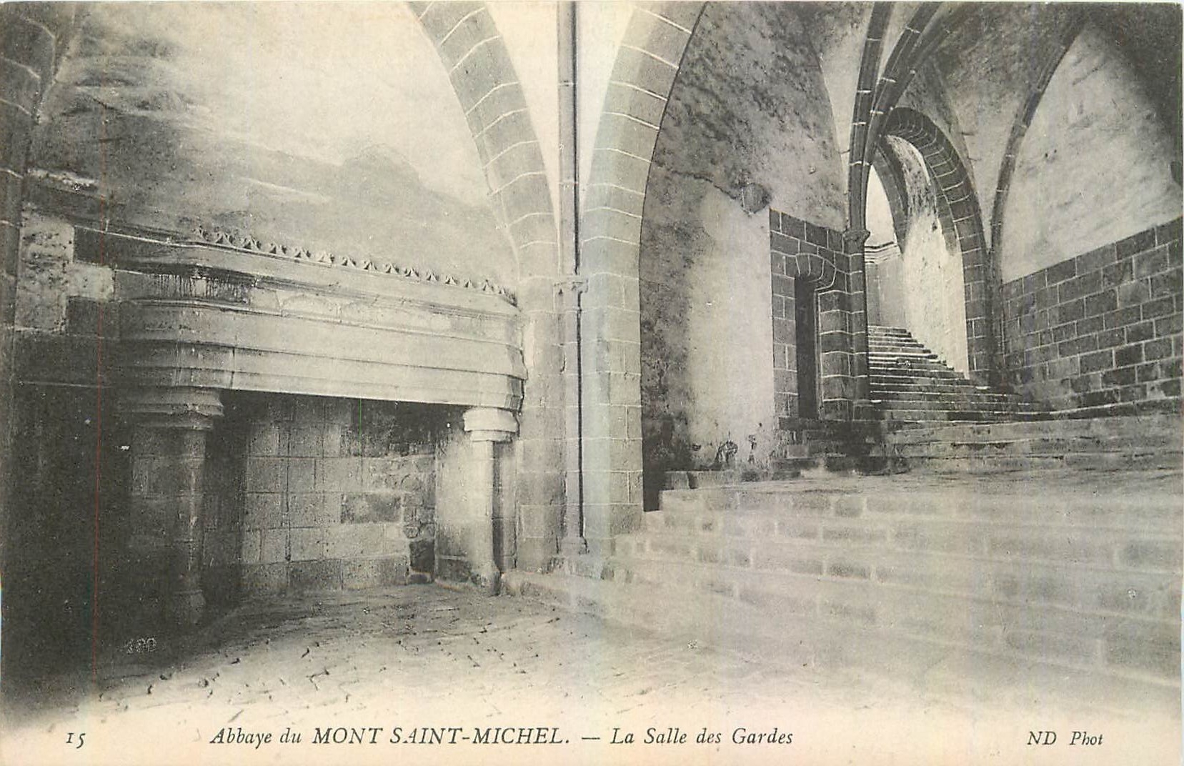 CPA Abbaye du Mont Saint Michel La Salle des Gardes 