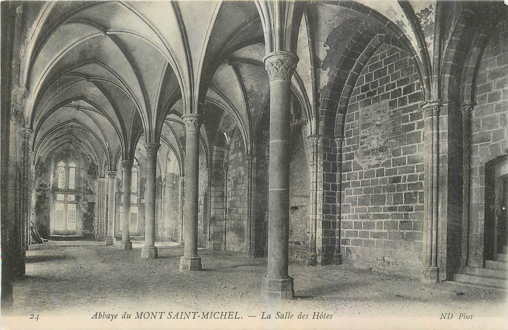 CPA Abbaye du Mont Saint Michel La Salle des Hotes 