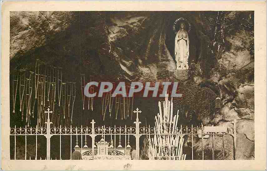 CPA Lourdes La Grotte Miraculeuse 