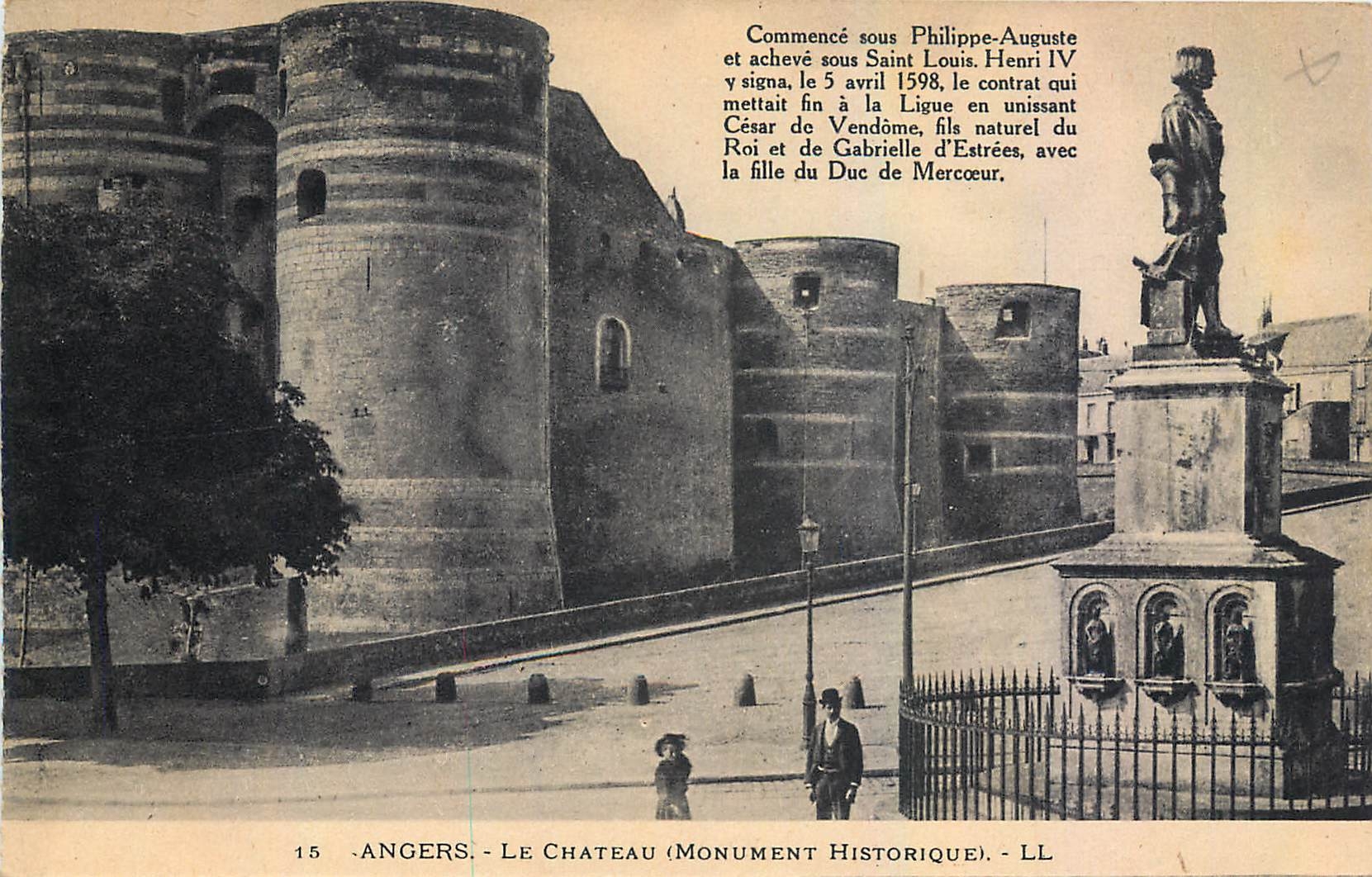 CPA Angers Le Chateau Monument historique 