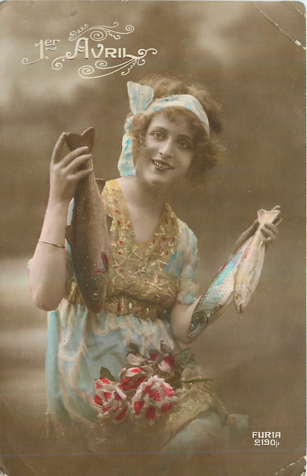 CPA 1er Avril Femme Poissons