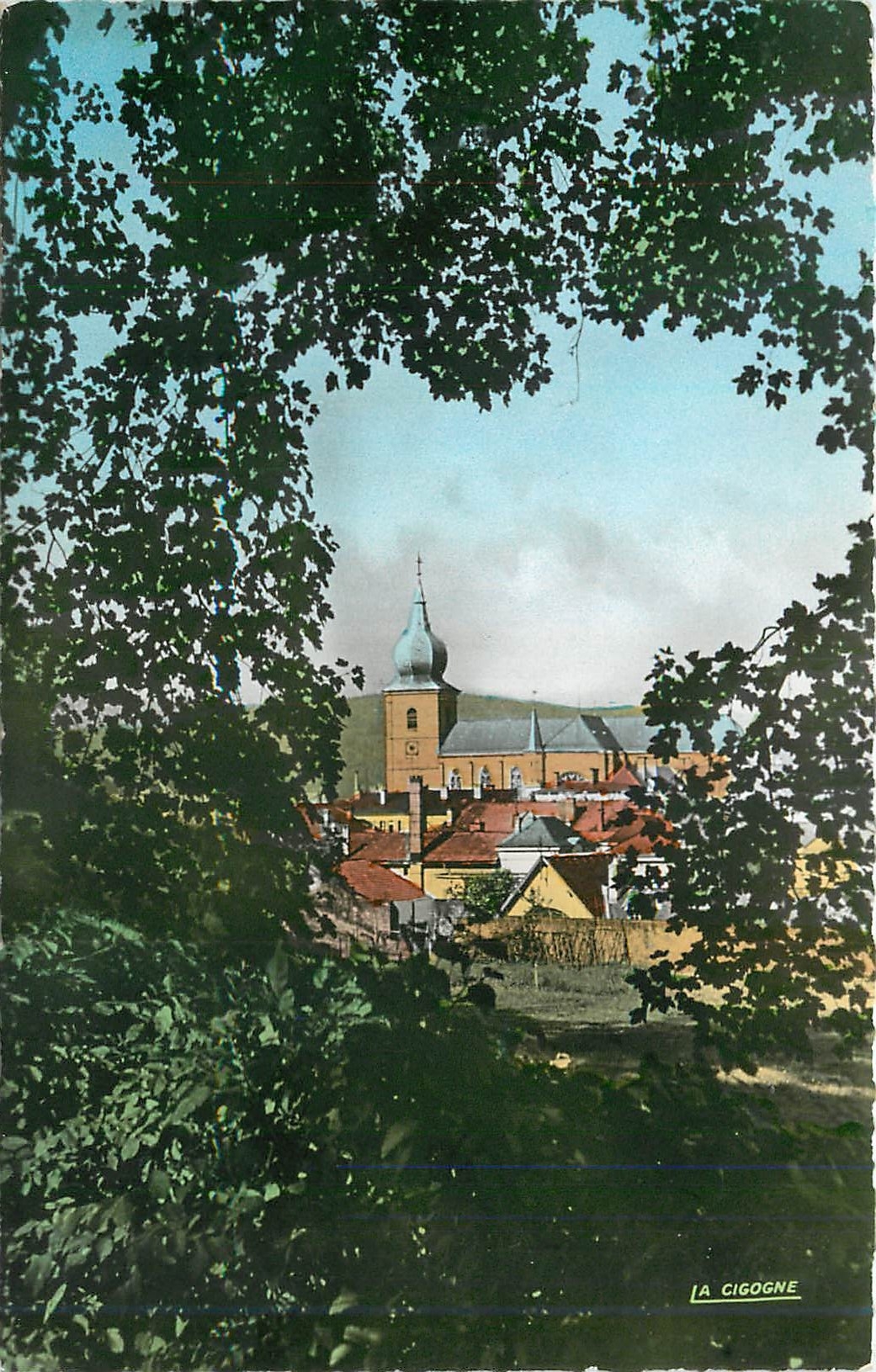 CPM Remiremont Echappee sur l'Eglise depuis le chemin du calvaire 