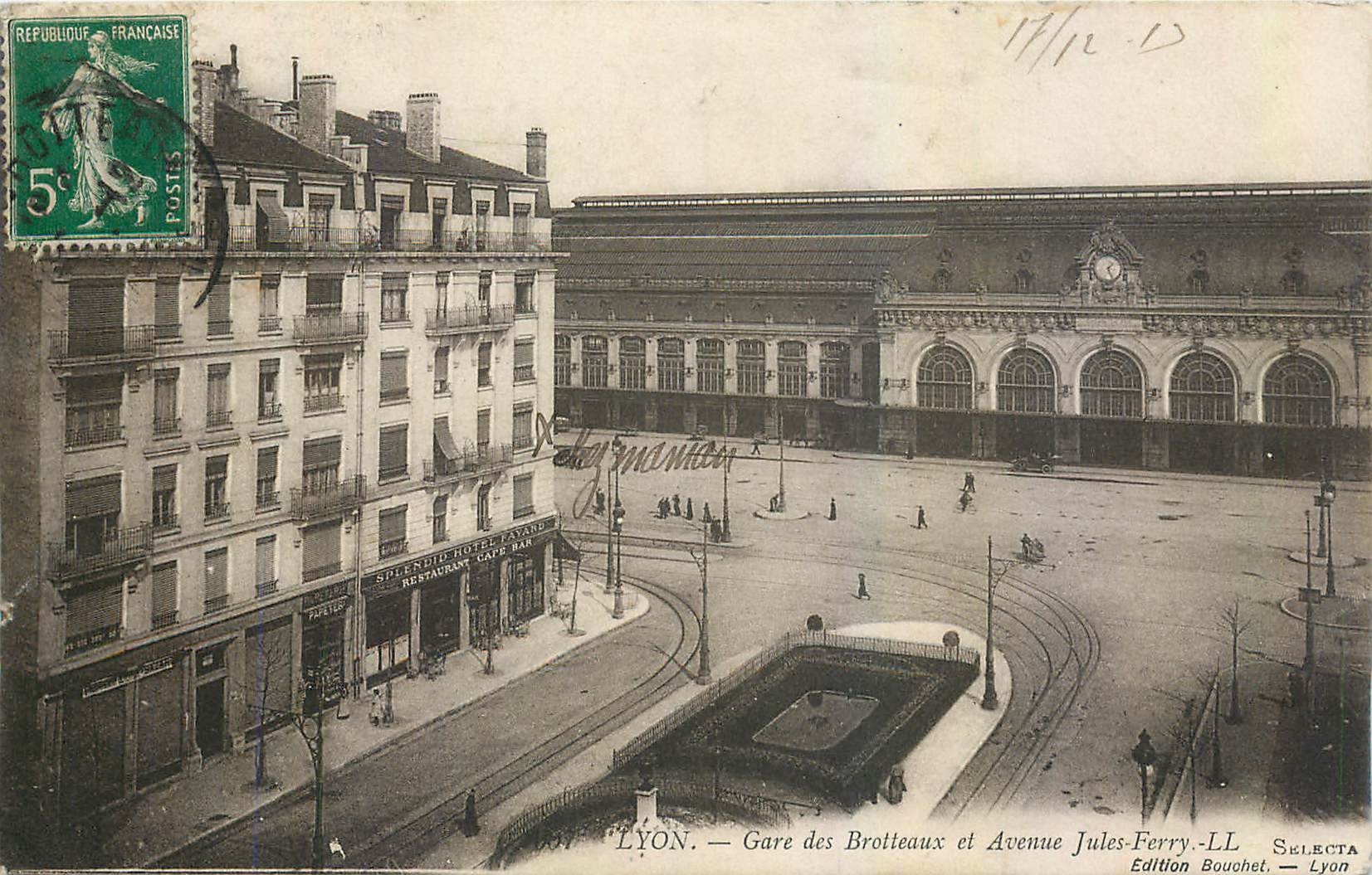 CPA Lyon Gare des Brotteaux et Avenue Jules Ferry 