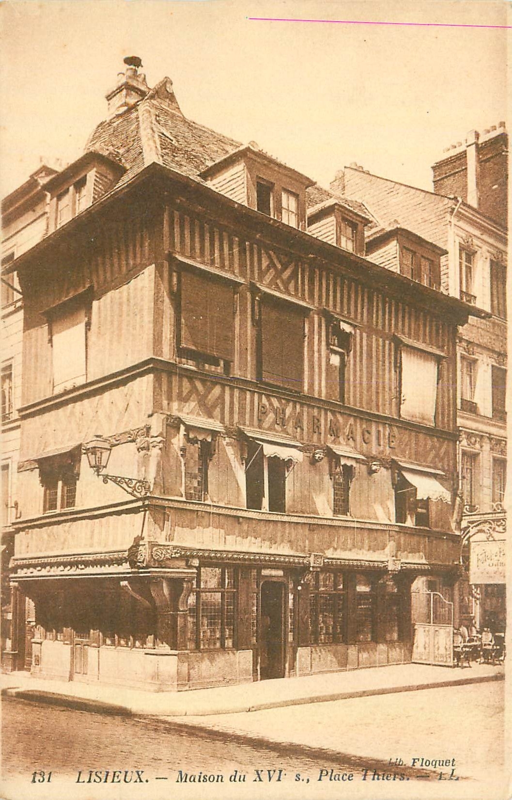 CPA Lisieux Maison du XVI Place Thiers 