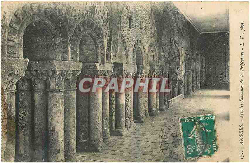 CPA Angers Arcades Romanes de la Prefecture 