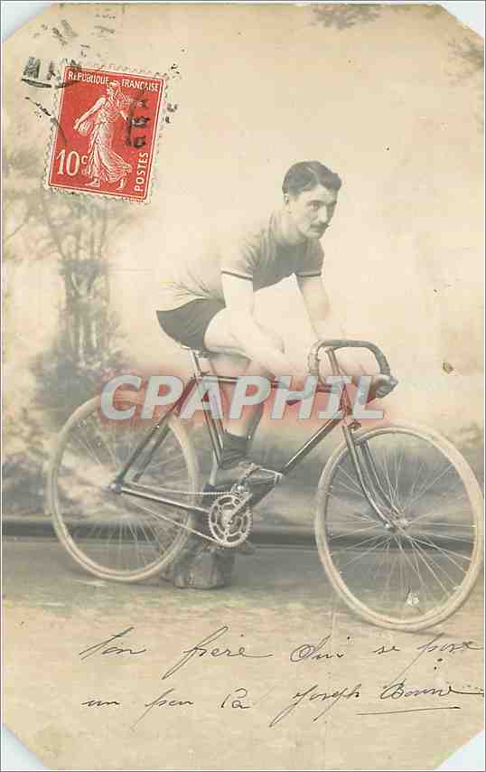 Cycliste — portrait sur vélo — Photo L. Colin - Équevilley