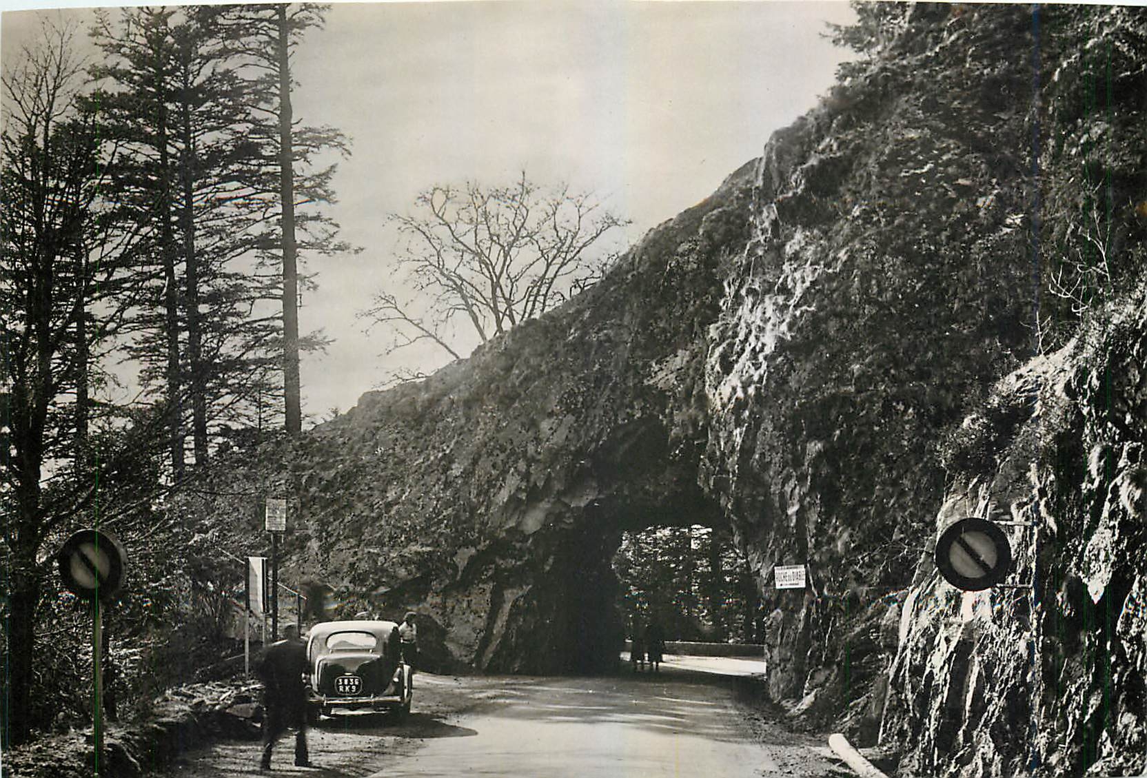 Tunnel de la Roche-du-Diable — La Cigogne — Édition Le Chalet - Recto