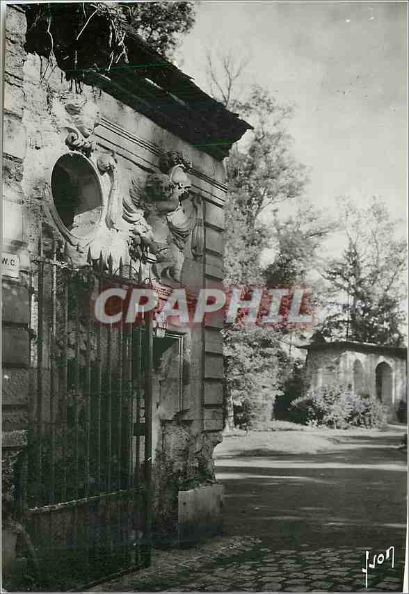 CPM Coulommiers S et M Le Parc des Capucines 