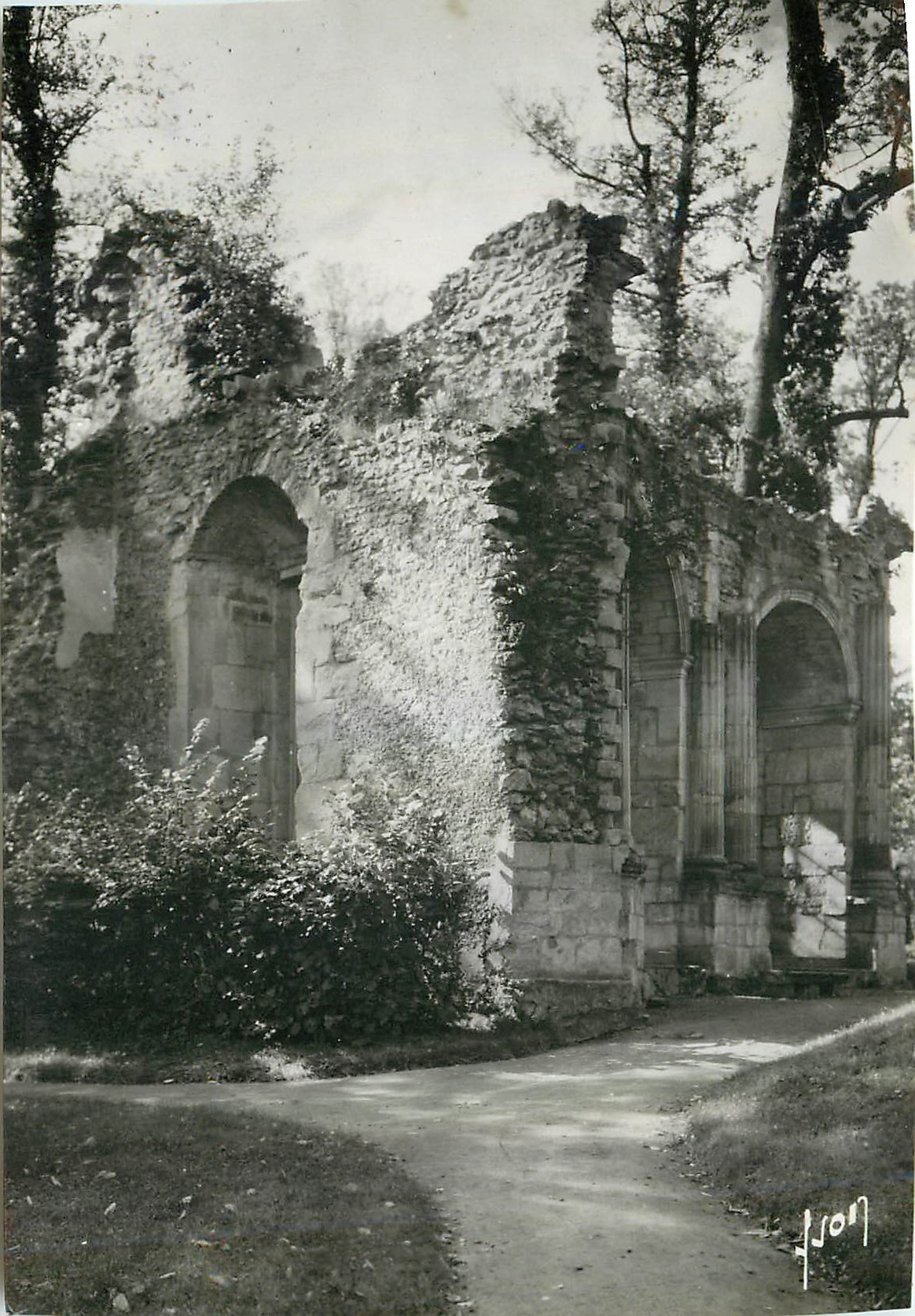 CPM Coulommiers S et M Le parc des Capucines 