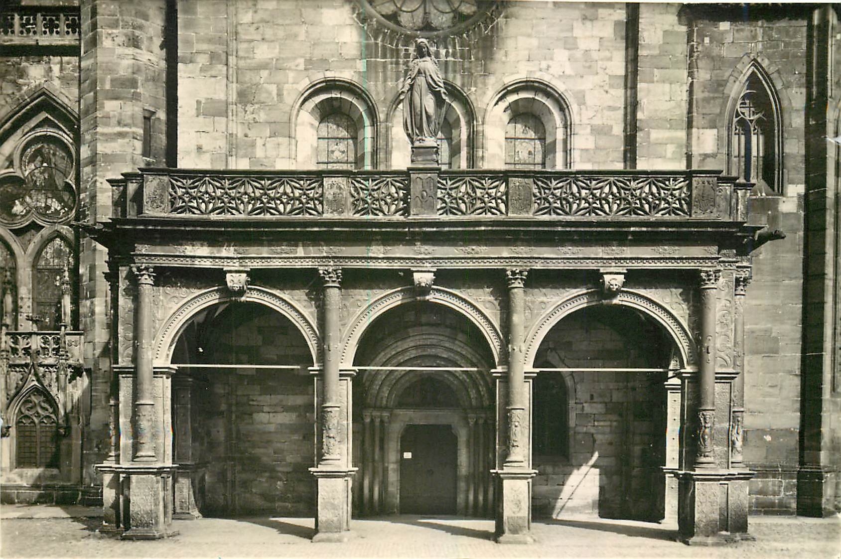 CPM Freiburg La portique renaissance de la cathedrale 