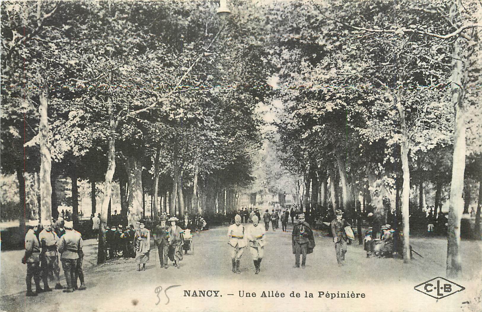 CPA Nancy Une Allee de la Pepiniere Militaria