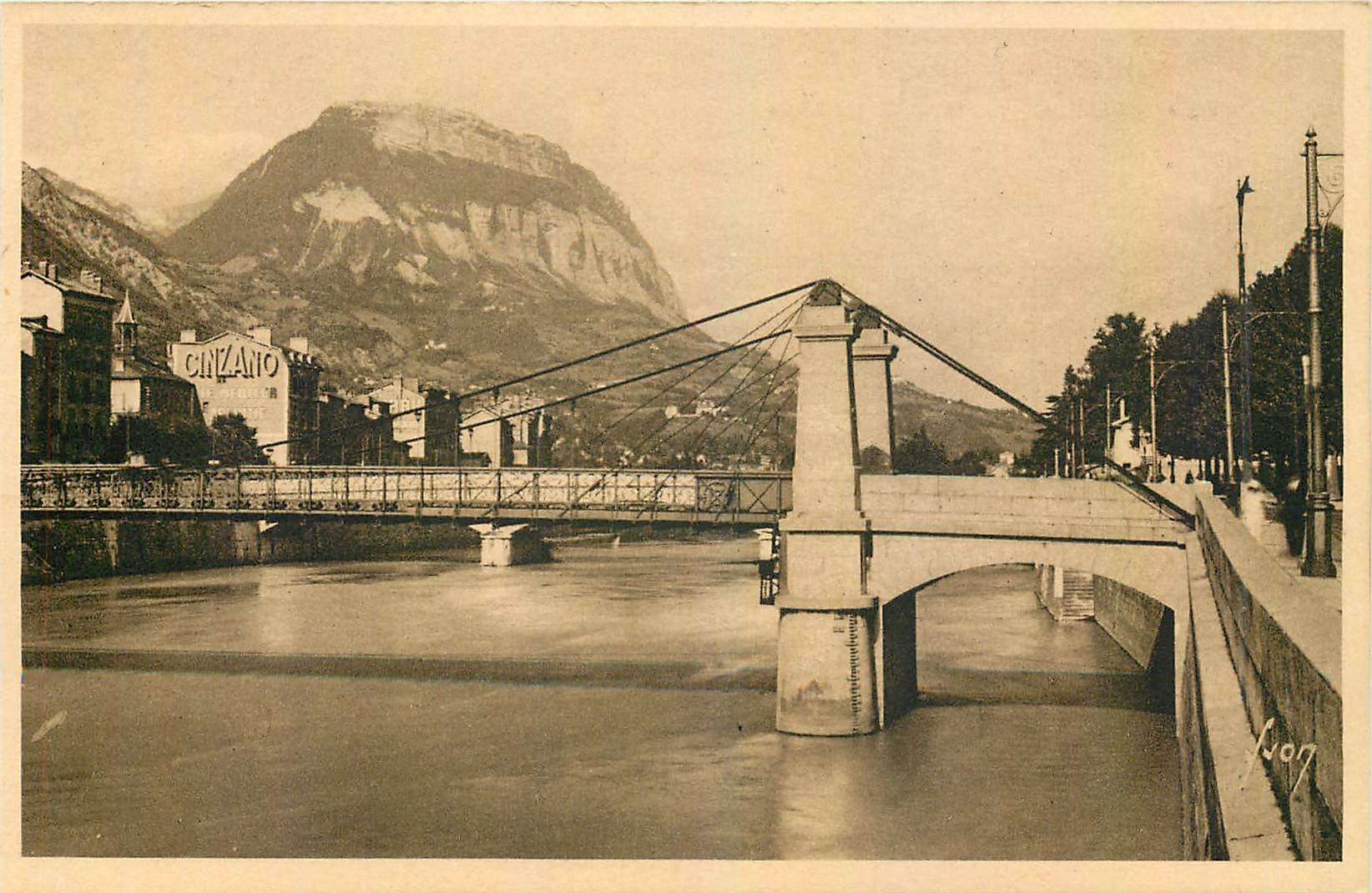 Grenoble (Isère) — Le Saint-Eynard et le Pont suspendu sur l'Isère — Les Éditions d'Art YON, Paris