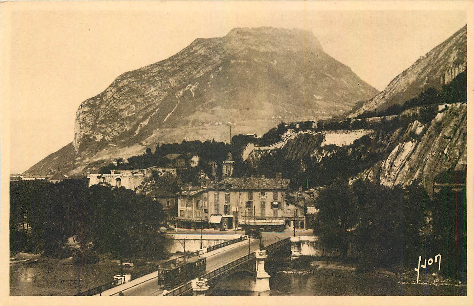 CPA Grenoble Isere Le Pont de France et le Casque de Neron 