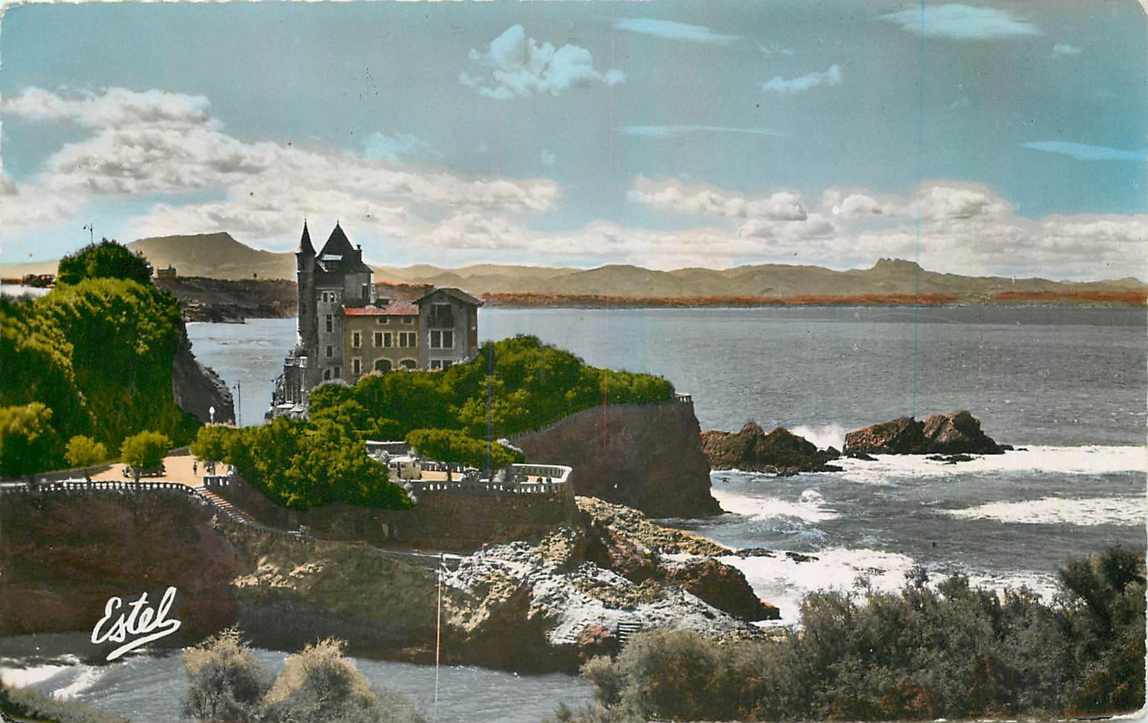 CPM Biarritz Villa Belza Le Golfe de Biscaye et les Pyrenees 