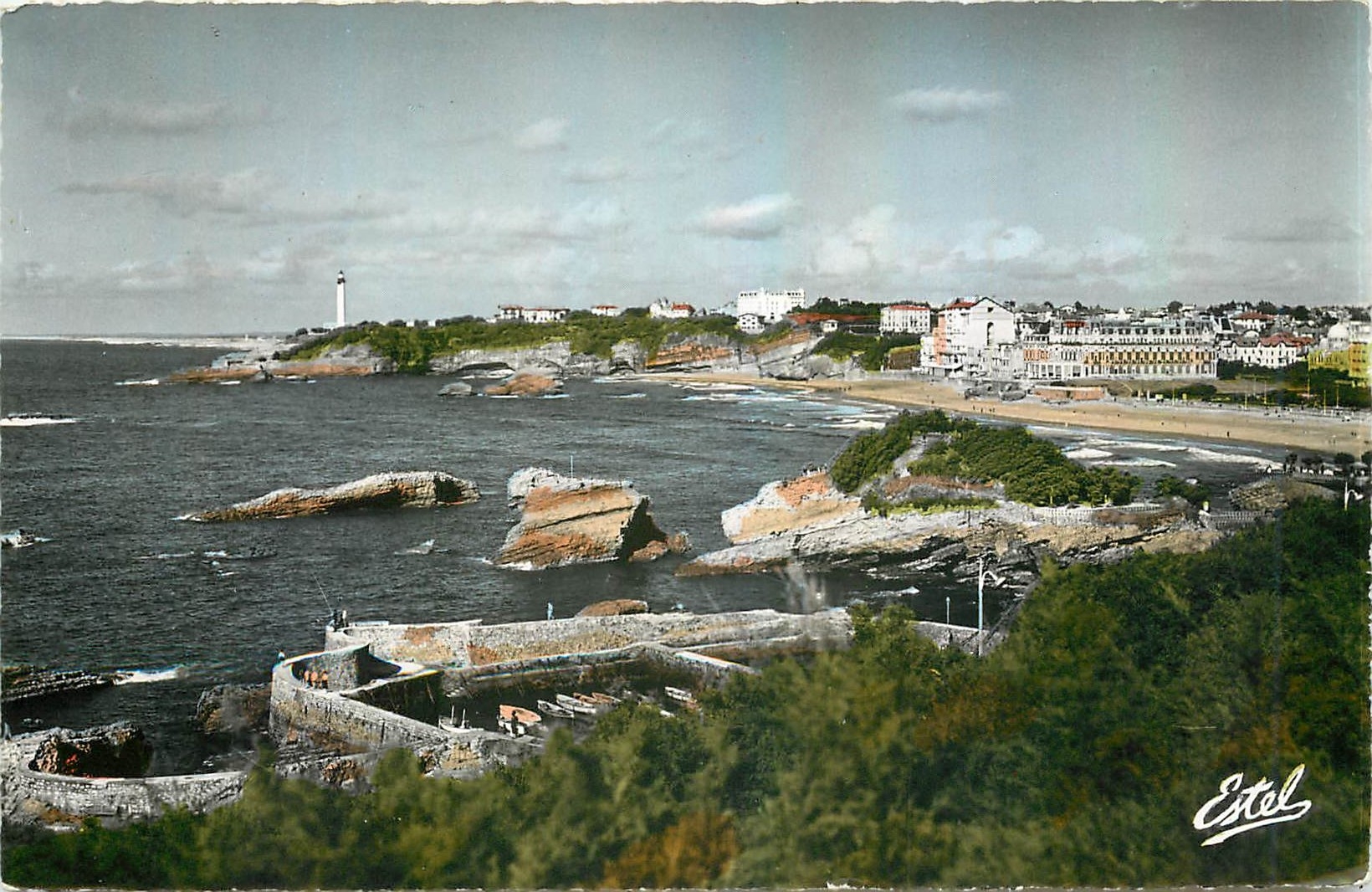 CPM Biarritz Le Rocher du Basta et le Phare 