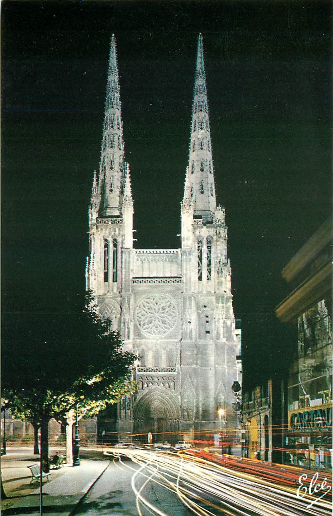 CPM Bordeaux Gironde La Cathedrale Saint Andre vue de nuit 