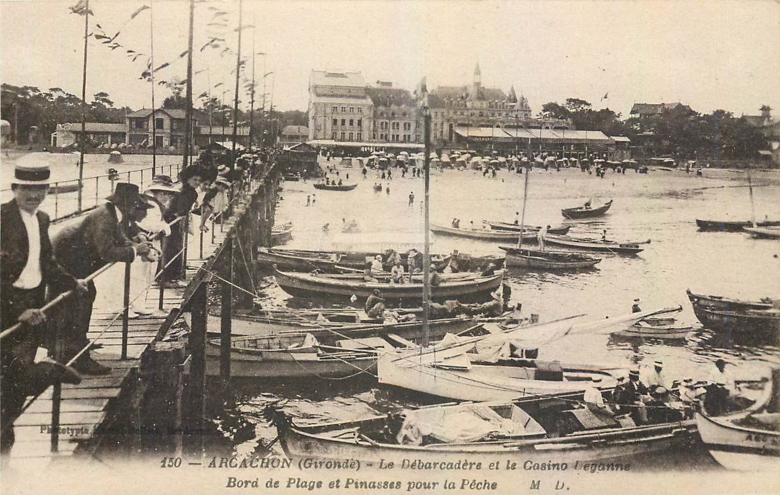 CPA Arcachon Gironde Le Debarcadere et le Casino Bateaux
