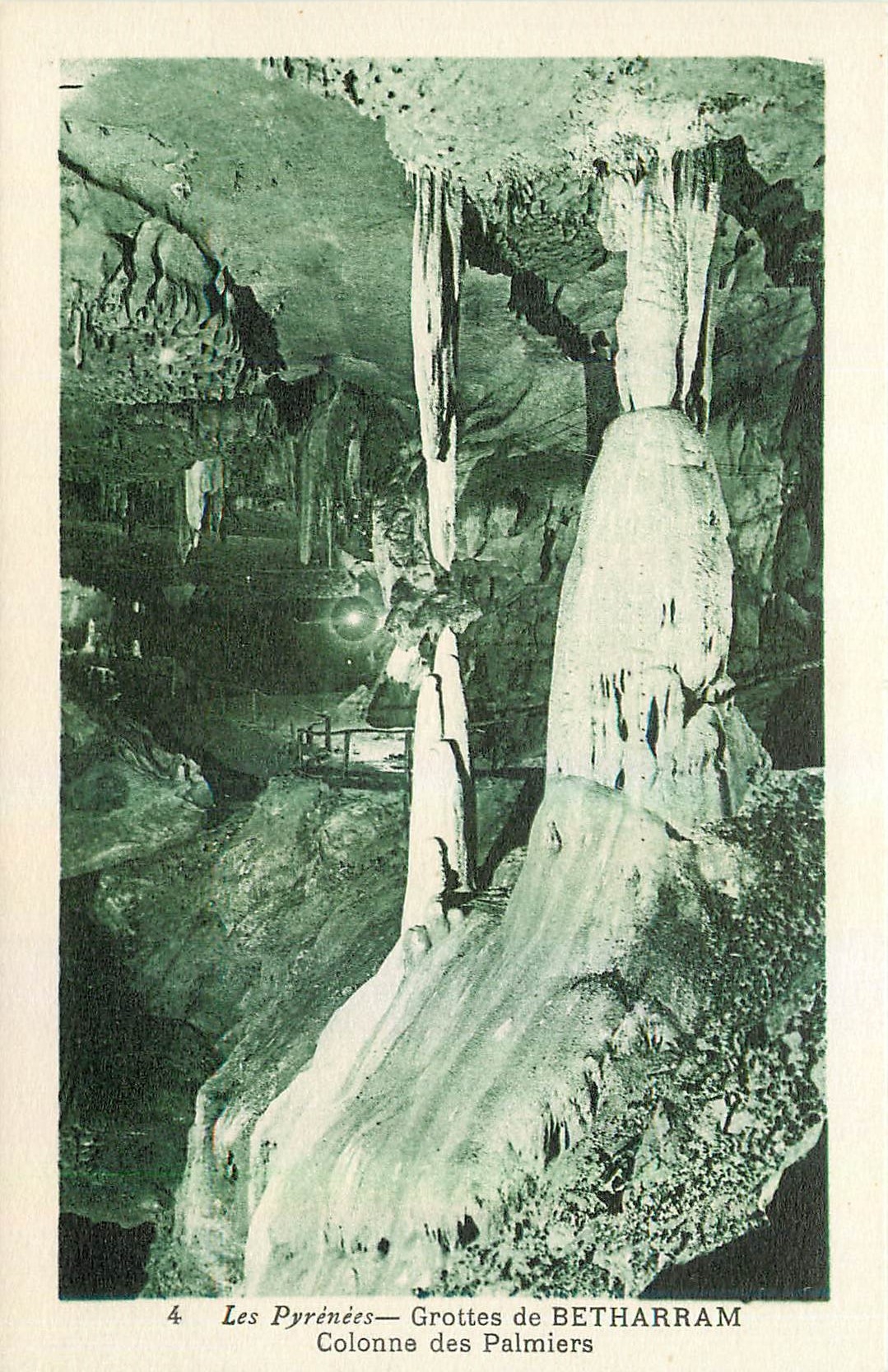 Les Pyrénées — Grottes de BETHARRAM — Colonne des Palmiers