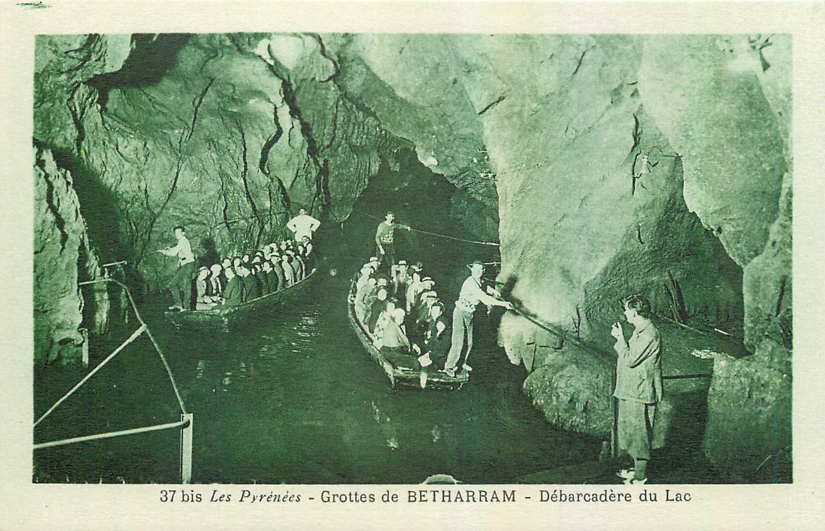 CPA Les Pyrenees Grottes de Betharram Debarcadere du Lac 