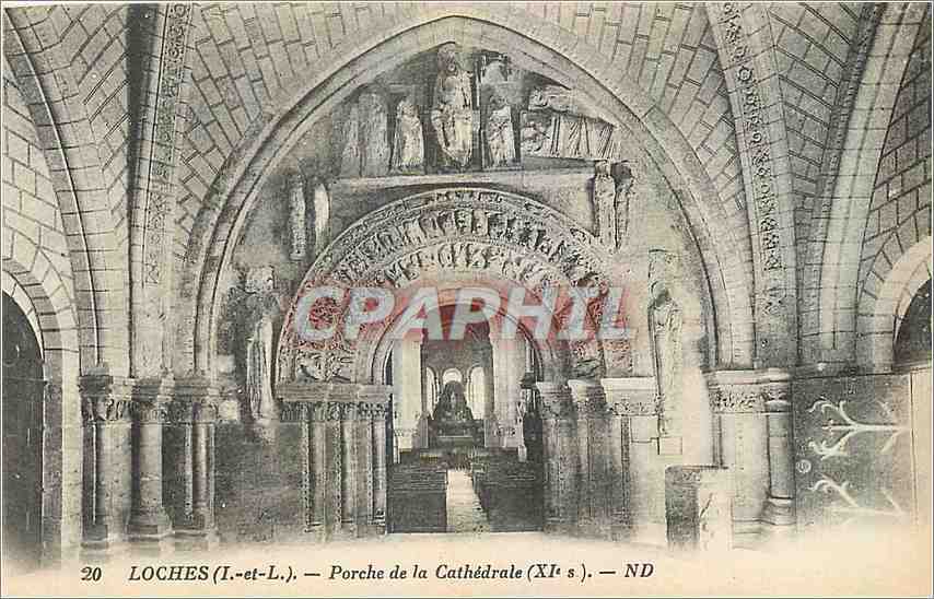 CPA Loches L et L Porche de la Cathedrale 