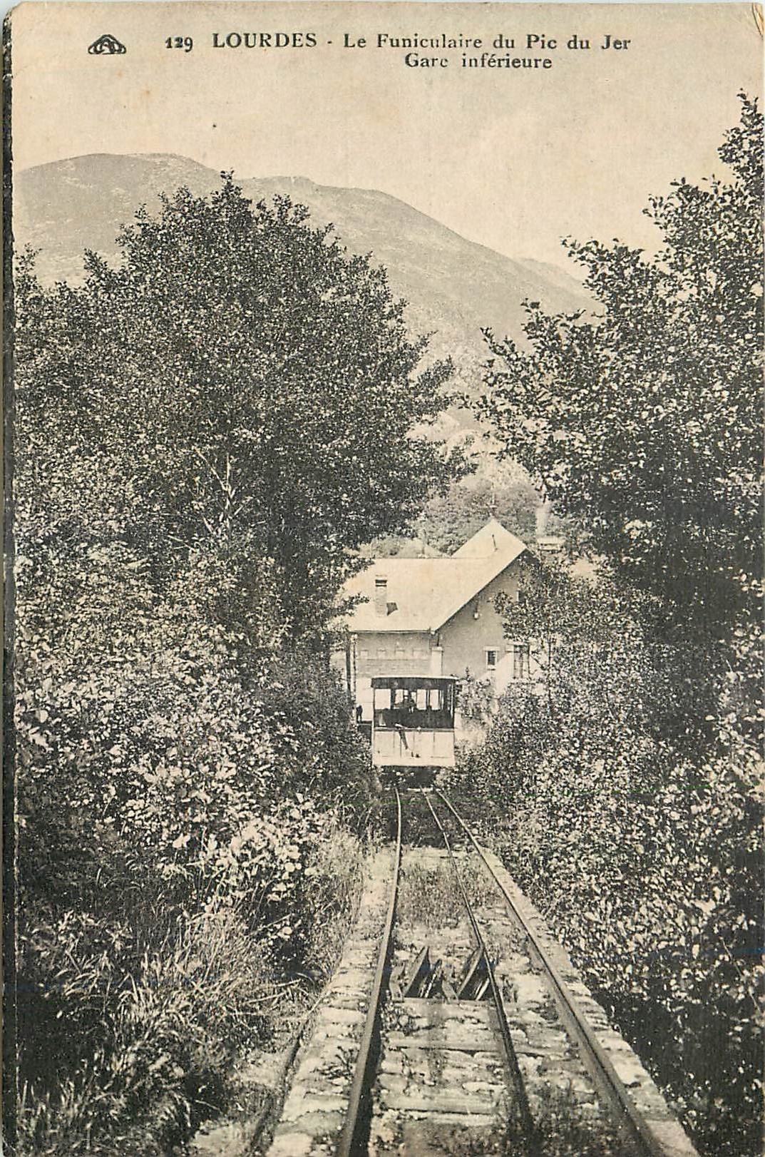 CPA Lourdes Le Funiculaire du Pic du Jer Gare inferieure 