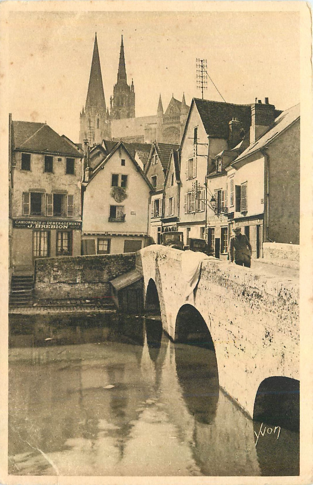 CPA Chartres Vieux Pont et Vieilles Maisons 