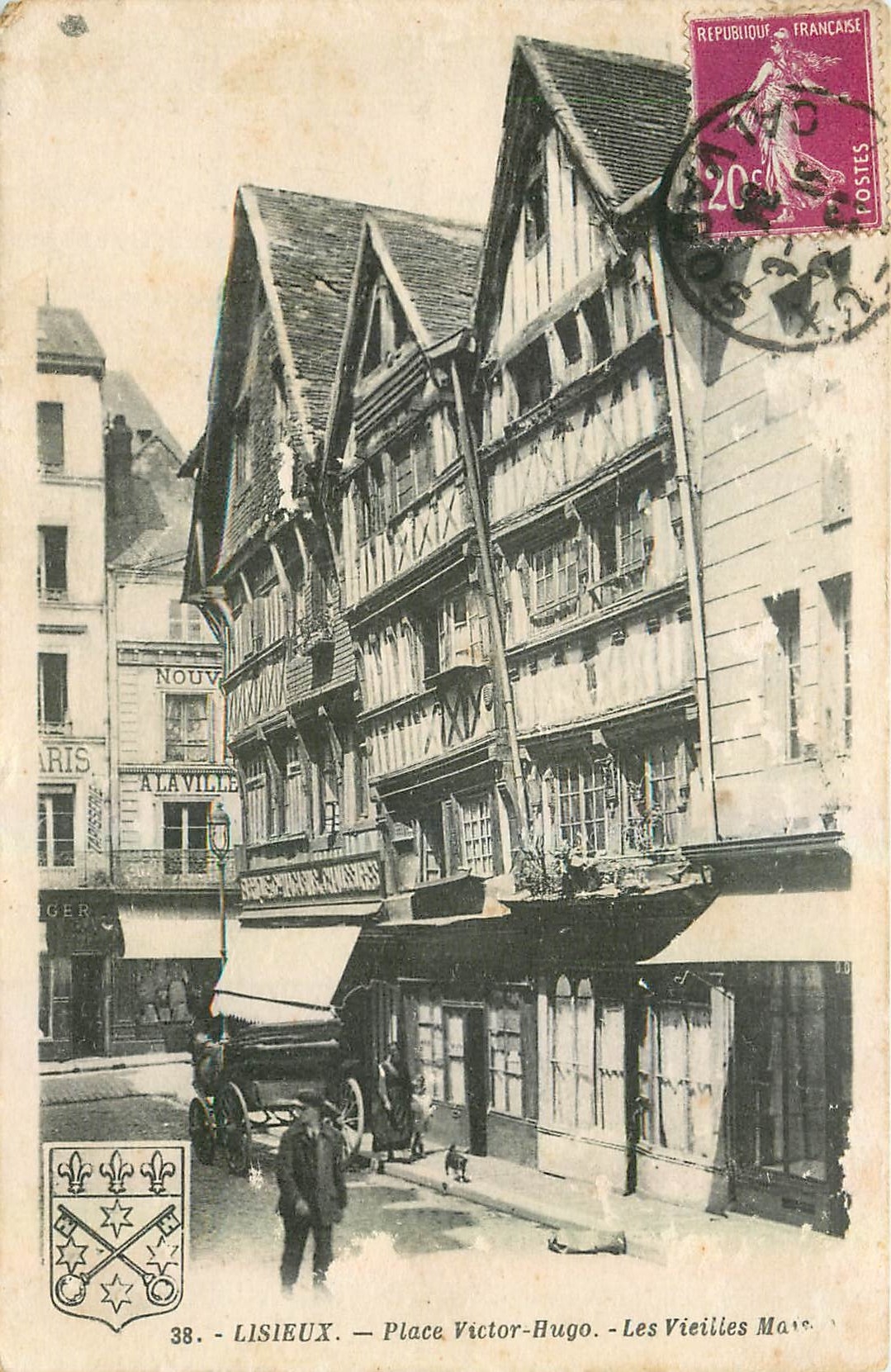 CPA Lisieux Place Victor Hugo Les Vieilles 