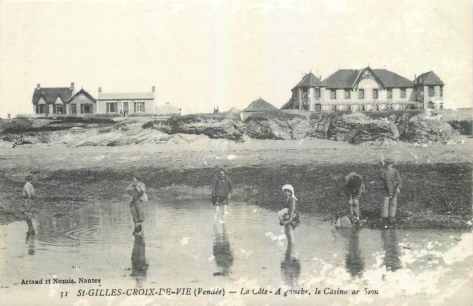 CPA St Gilles Croix de Vie Vendee La Cote A gauche le Casino de Sion 