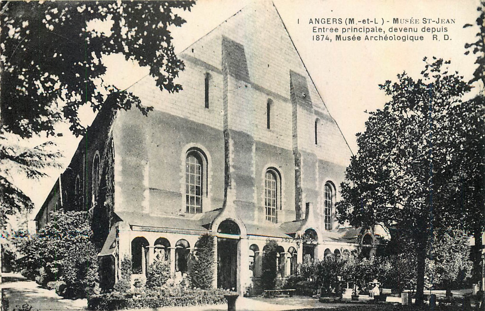 CPA Angers M et L Musee St Jean Entree principale 
