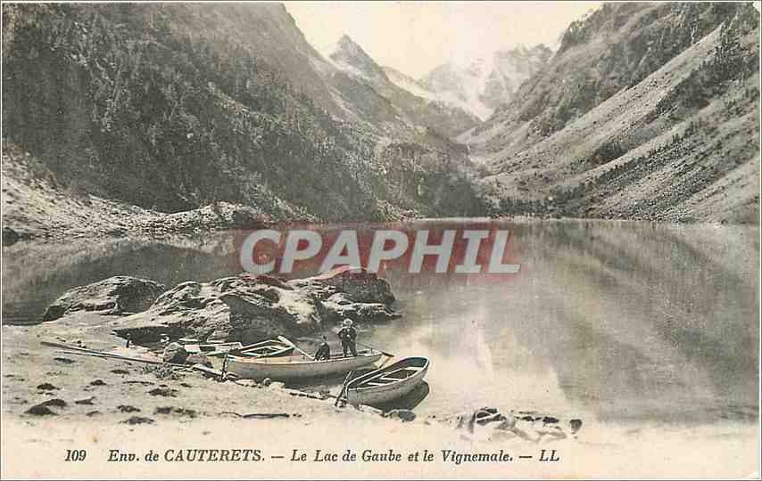 CPA Env de Cauterets Le Lac de Gaube et le Vignemale 