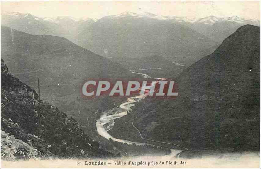 CPA Lourdes Vallee d'Argeles prise du Pic du Jer 