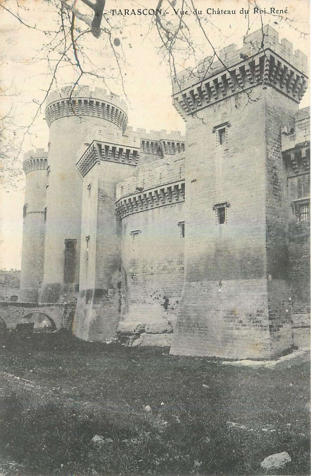 CPA Tarascon Vue du Chateau du Roi Rene 