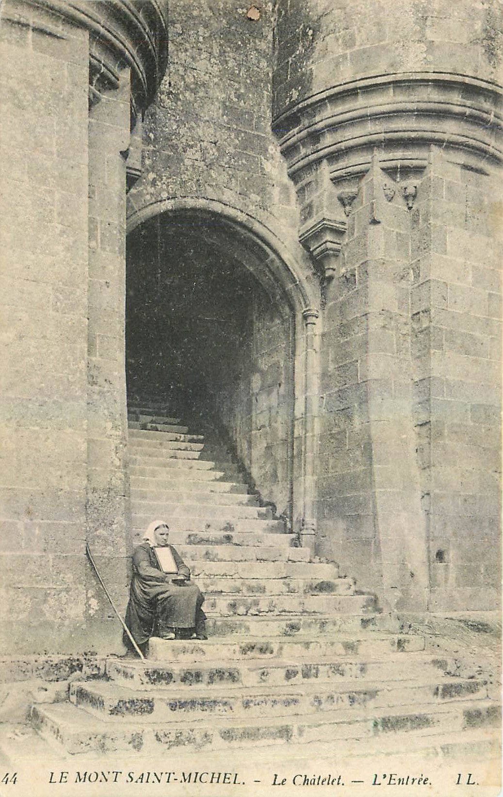 CPA Le Mont Saint Michel Le Chatelet L'Entree 