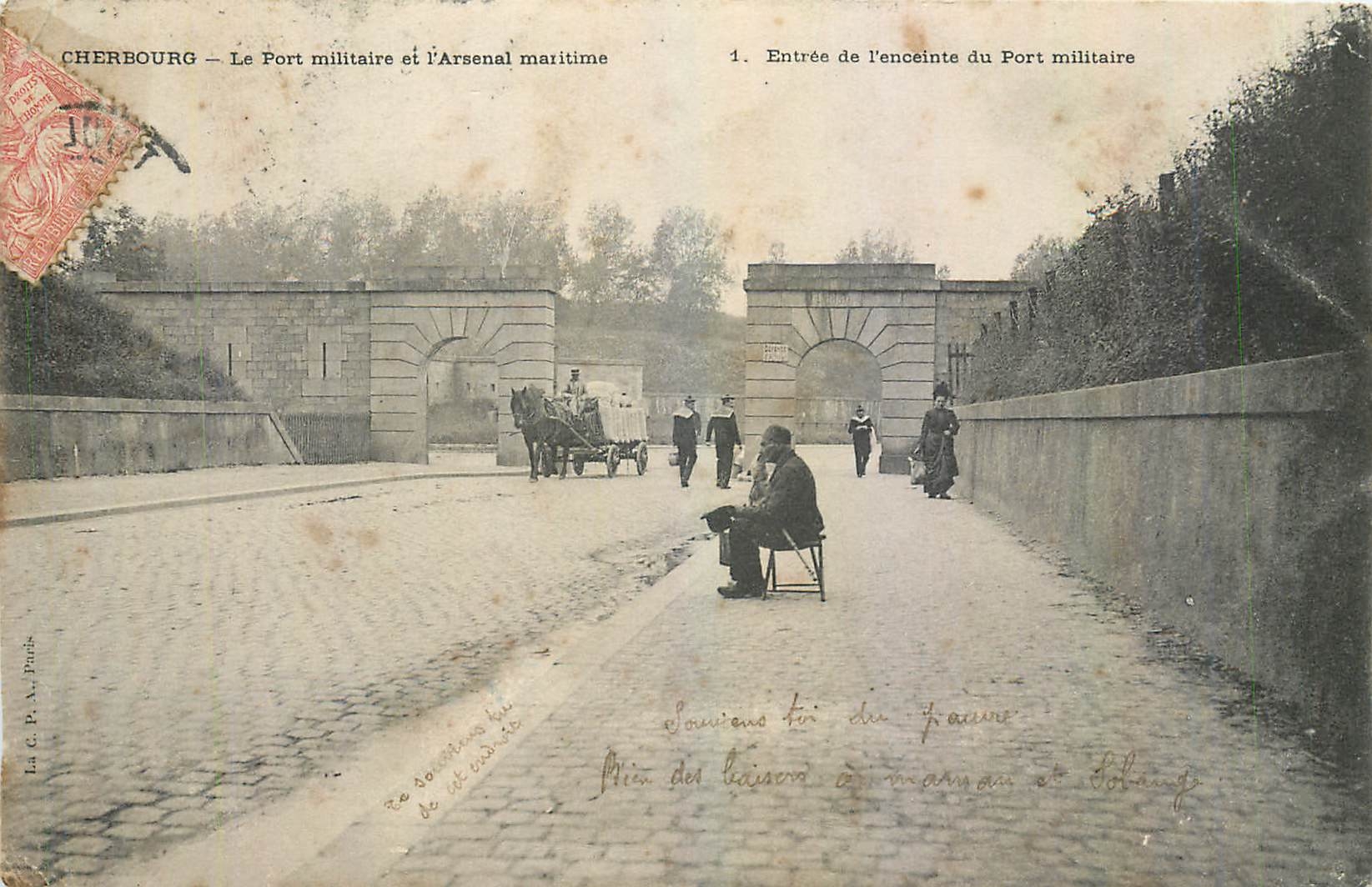 CPA Cherbourg Le Port militaire et l'Arsenal maritime Entree de l'enceinte du port Militaire