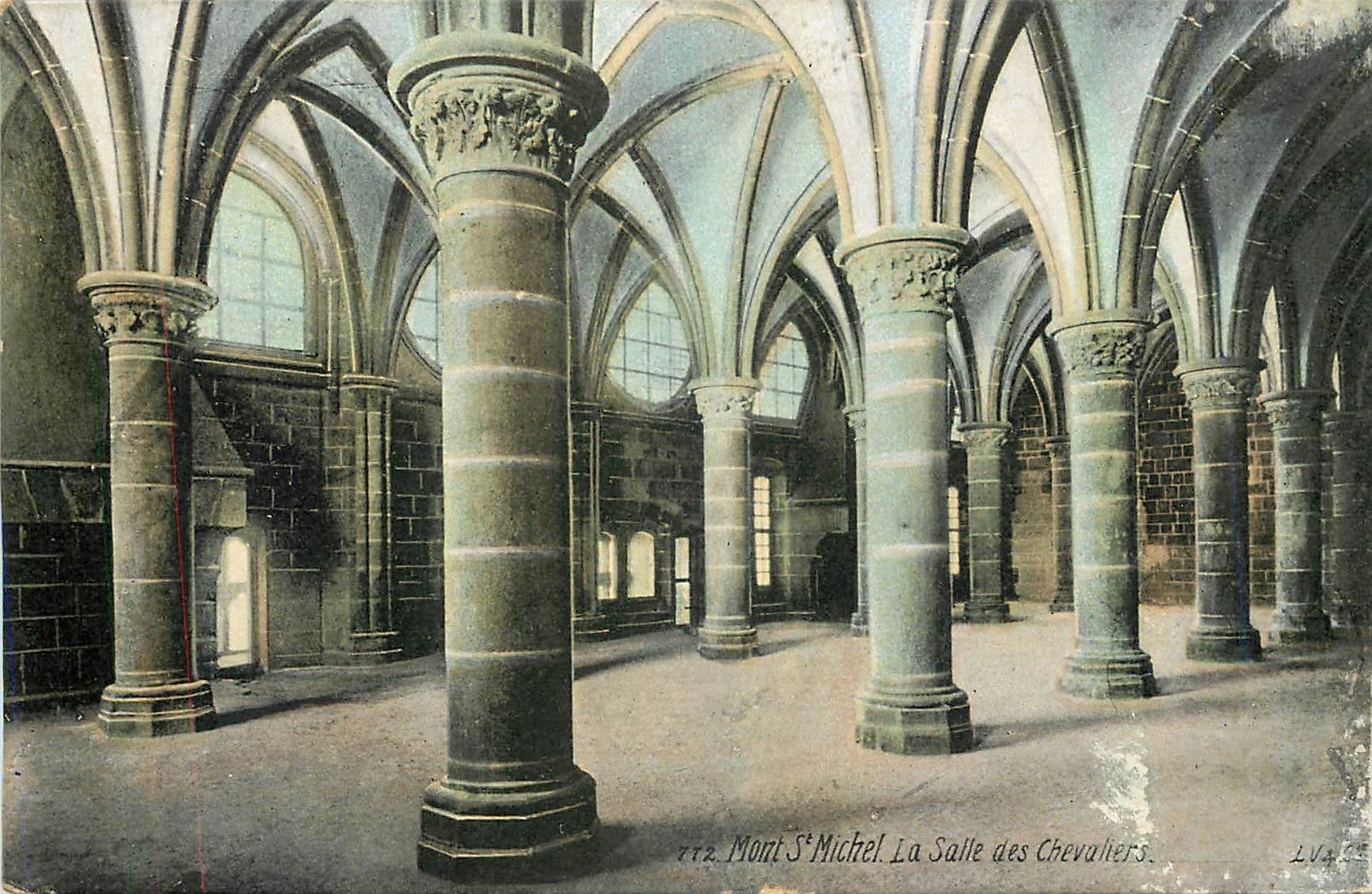 CPA Mont St Michel La Salle des Chevaliers 