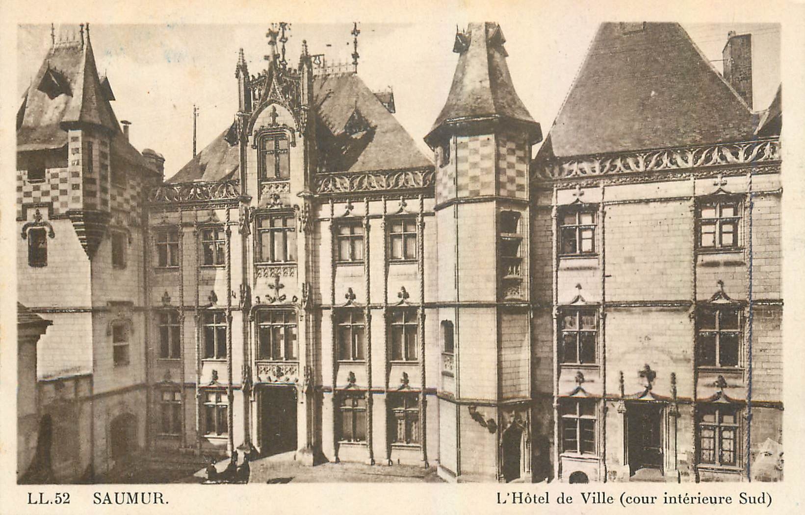 CPA Saumur L'Hotel de Ville 