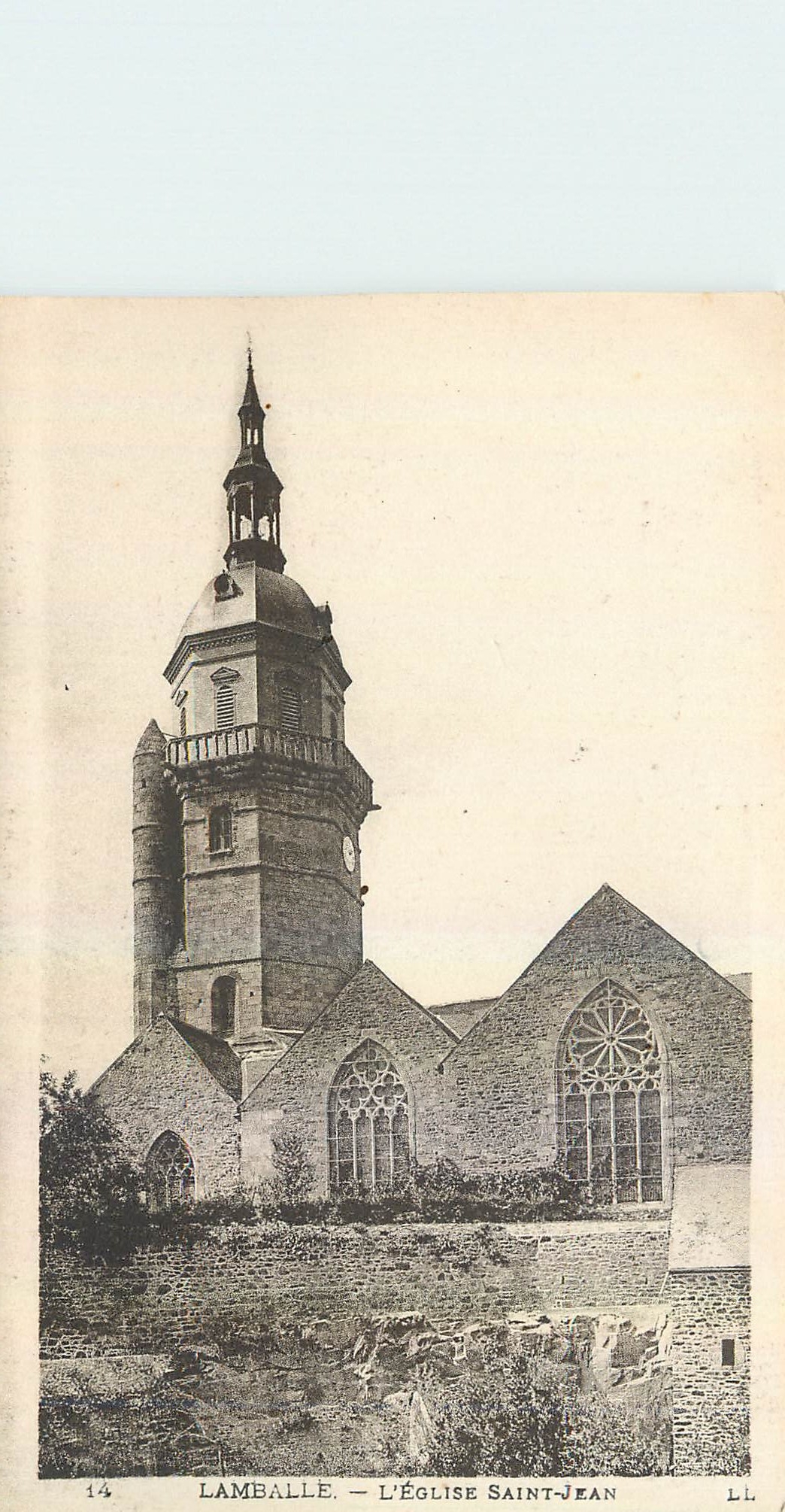 CPA Lamballe L'Eglise Saint Jean 