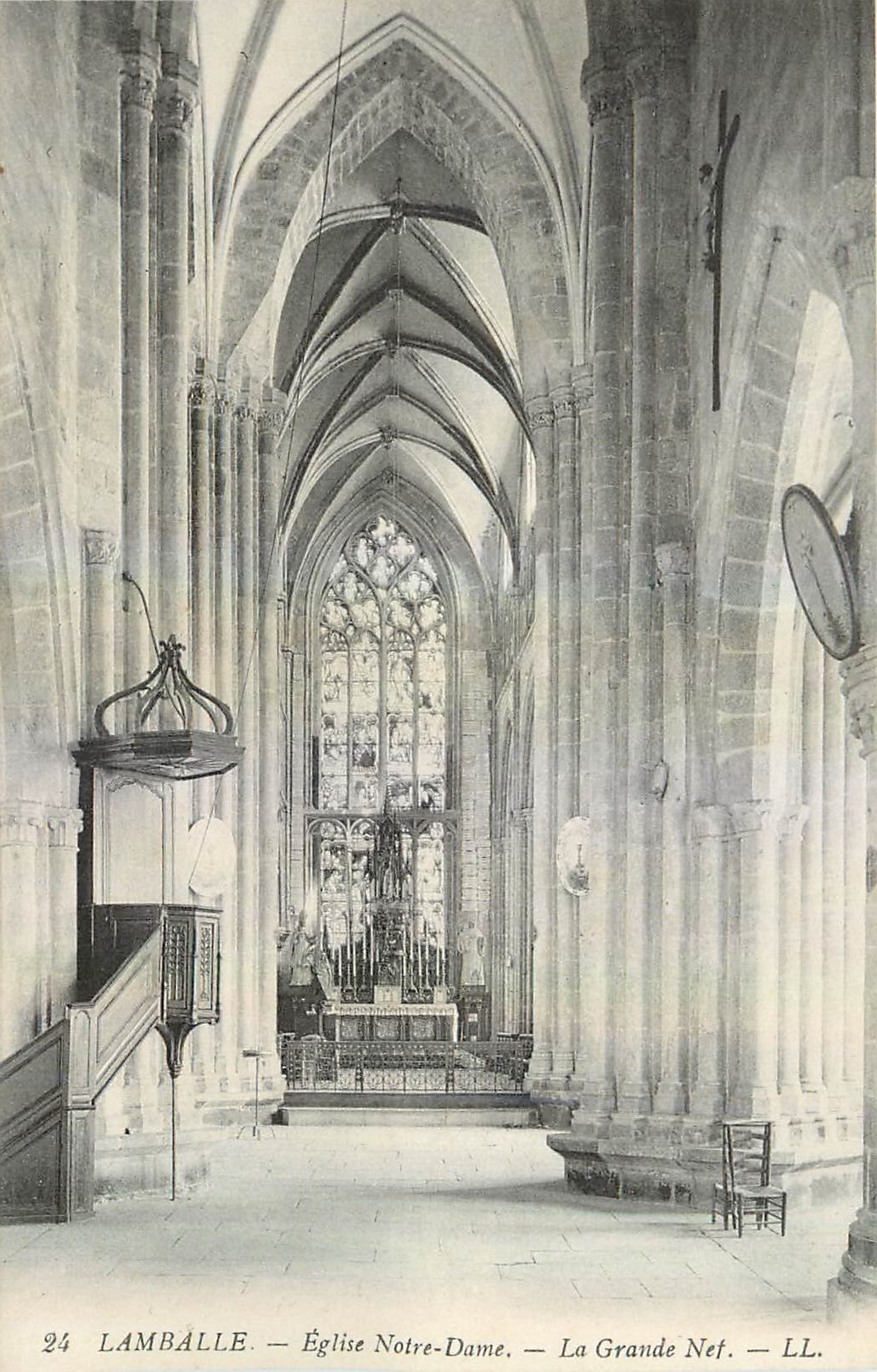 CPA Lamballe Eglise Notre Dame La Grande Nef 