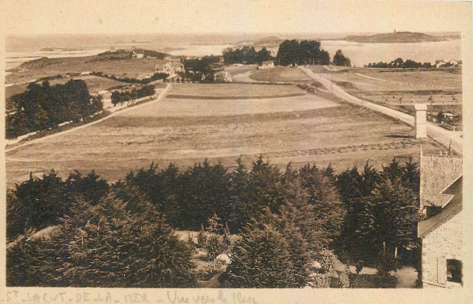 St-JACUT-de-la-MER — Vue panoramique vers la Plage