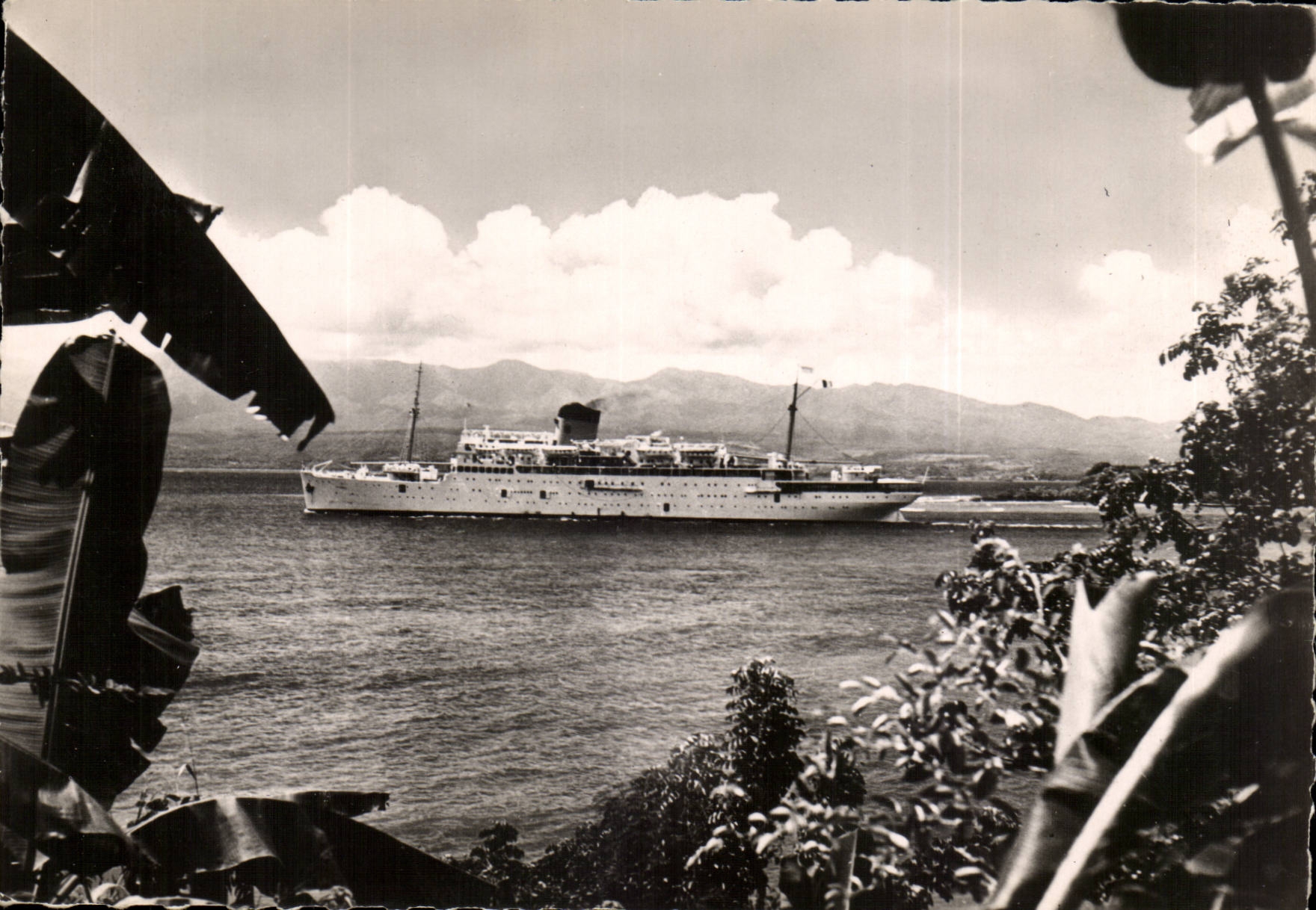 Steamer-Paquebot-Boat-Bateau- 'Colombie' Compagnie Generale Transatlantique-French Line'-CPA