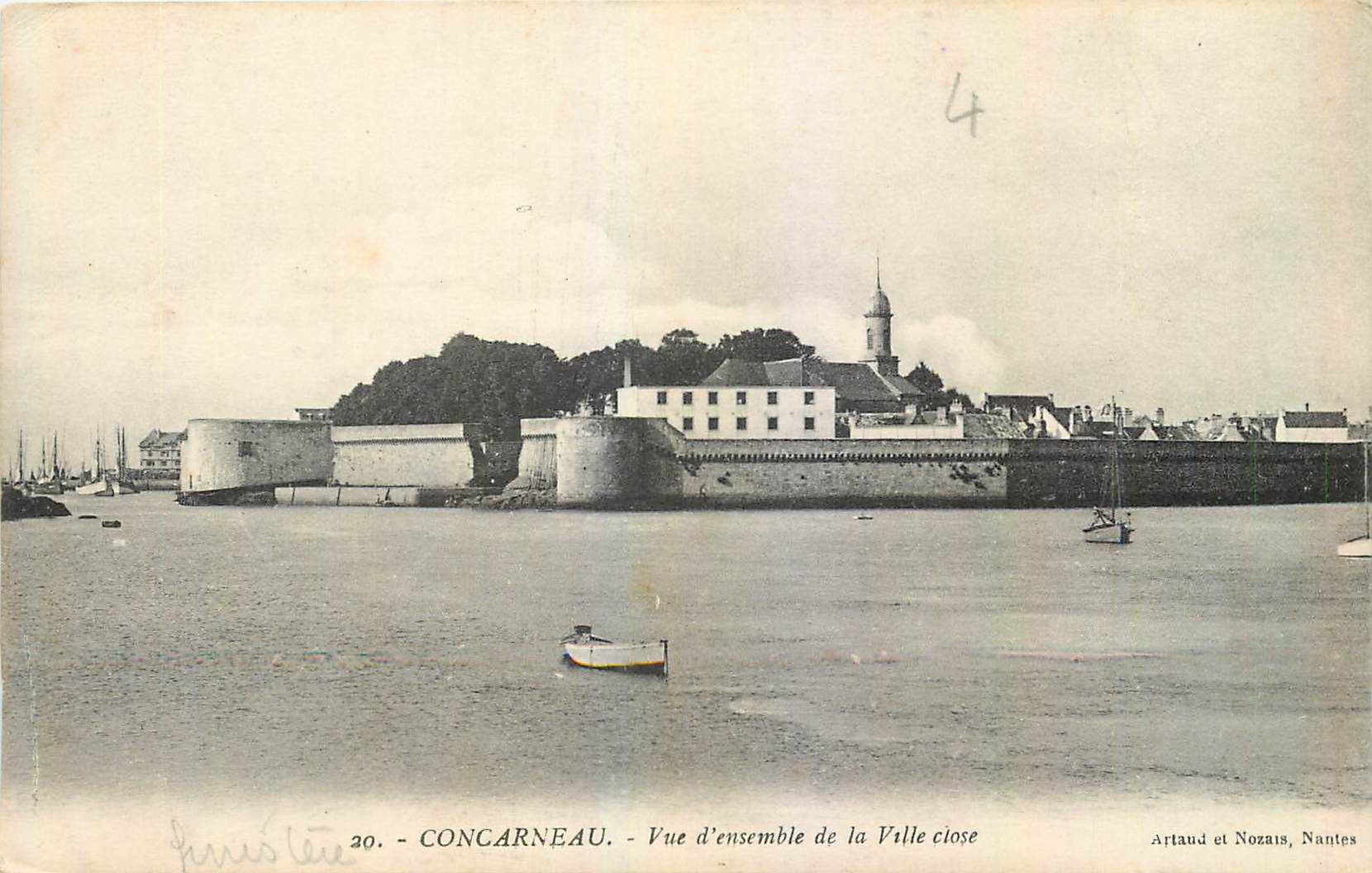 CPA Concarneau Vue d'Ensemble de la Ville close 