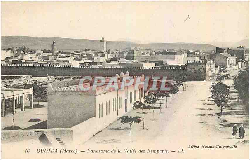 CPA Oudjda Maroc Panorama de la Vallee des Remparts 