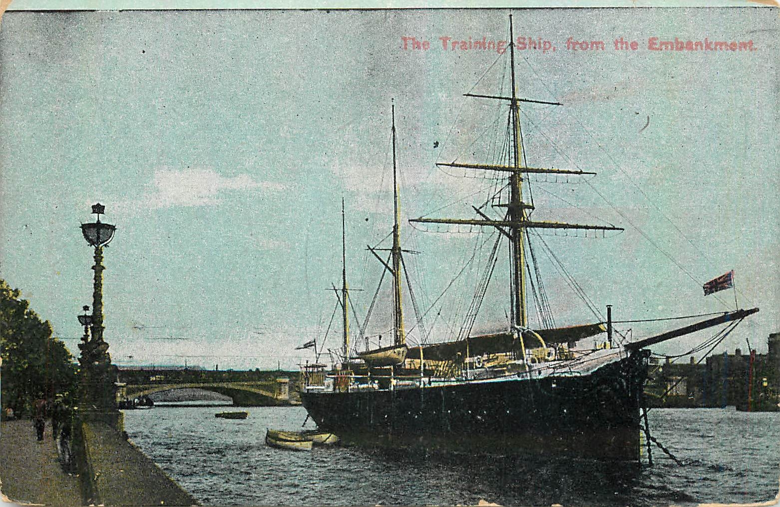 CPA The Training Ship from the Embankment Bateau London