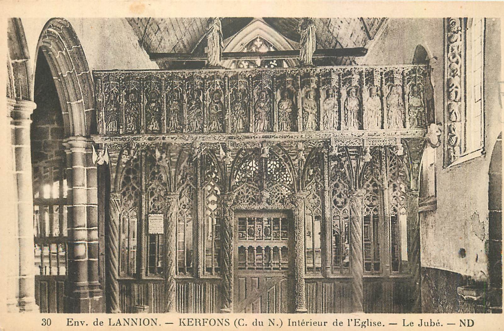 CPA Env de Lannion Kerfons C du N Interieur de l'Eglise Le Jube 