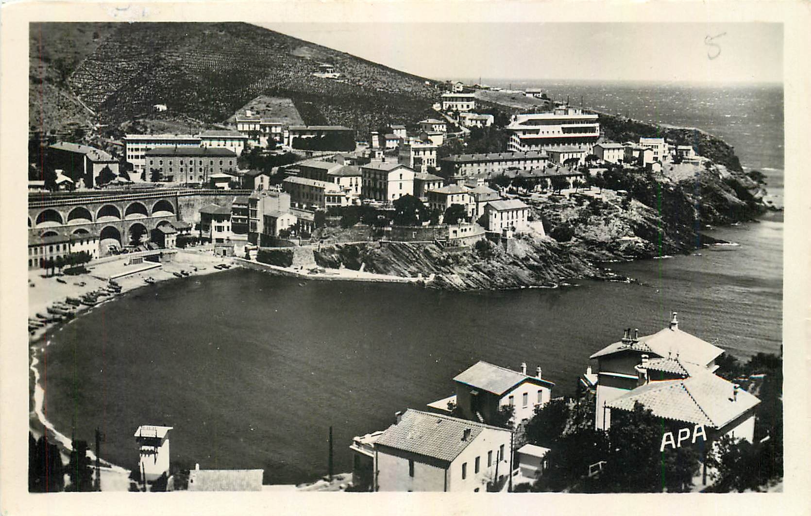 CPA Cerbere Pyr Or Plage et Cite Many 