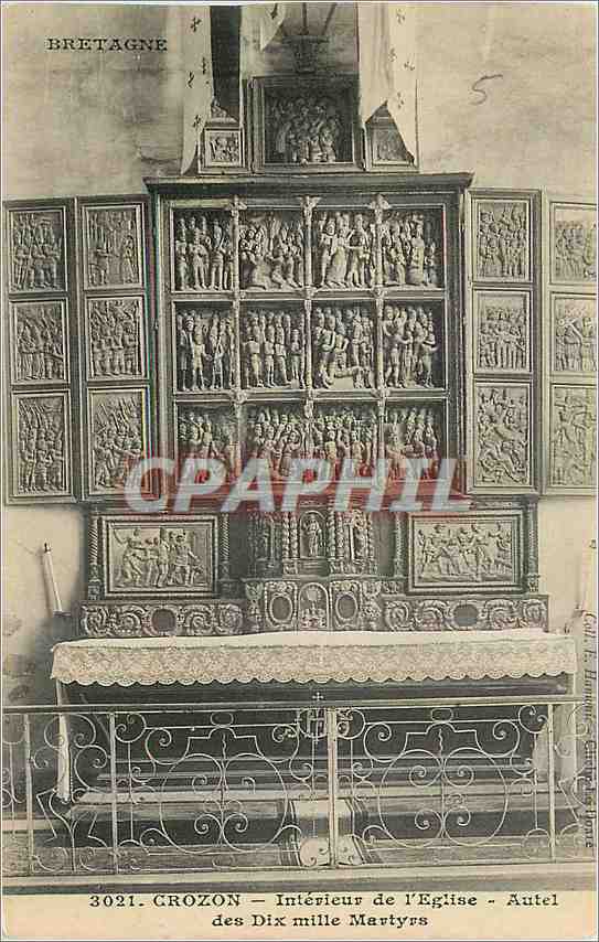 CPA Crozon Interieur de l'Eglise Autel des Dix mille Martyrs 