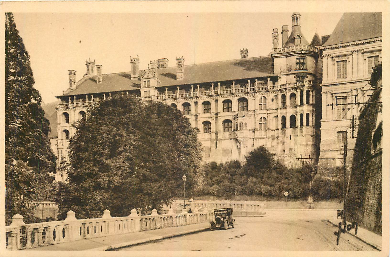 CPA Chateau de Blois Loir et Cher Facade Francois 1er 